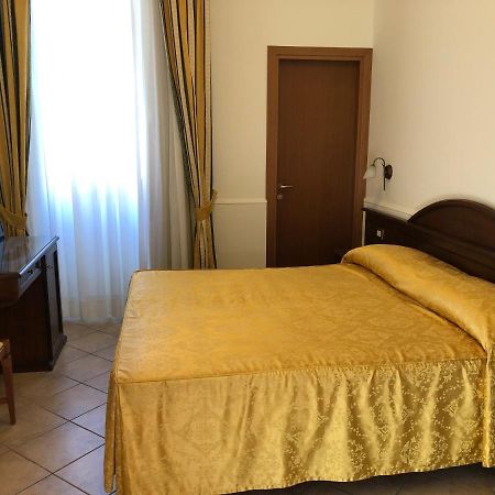 Hotel Zodiaco Bolsena Esterno foto