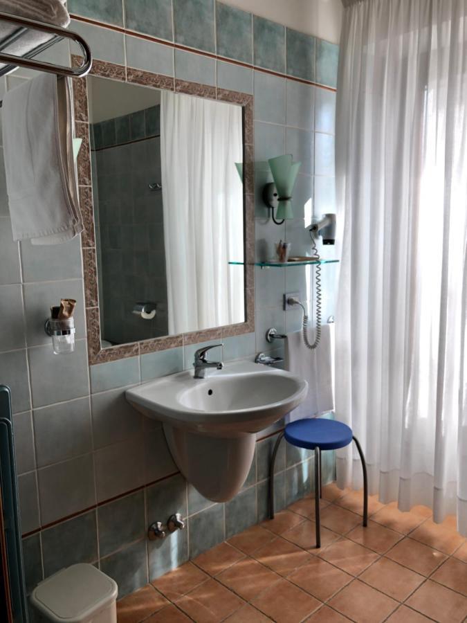 Hotel Zodiaco Bolsena Esterno foto