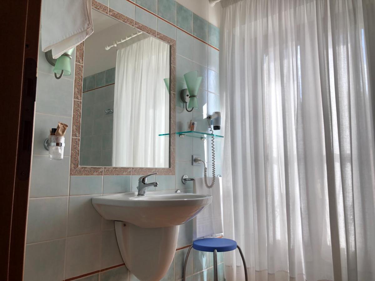 Hotel Zodiaco Bolsena Esterno foto