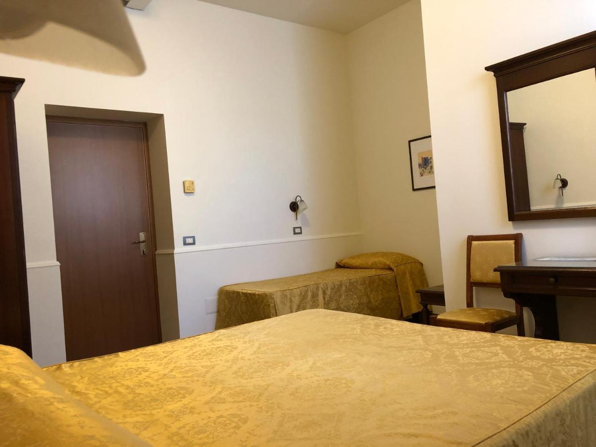 Hotel Zodiaco Bolsena Esterno foto