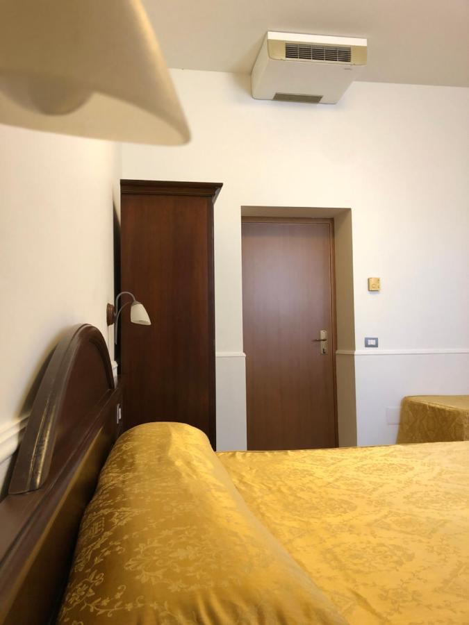 Hotel Zodiaco Bolsena Esterno foto