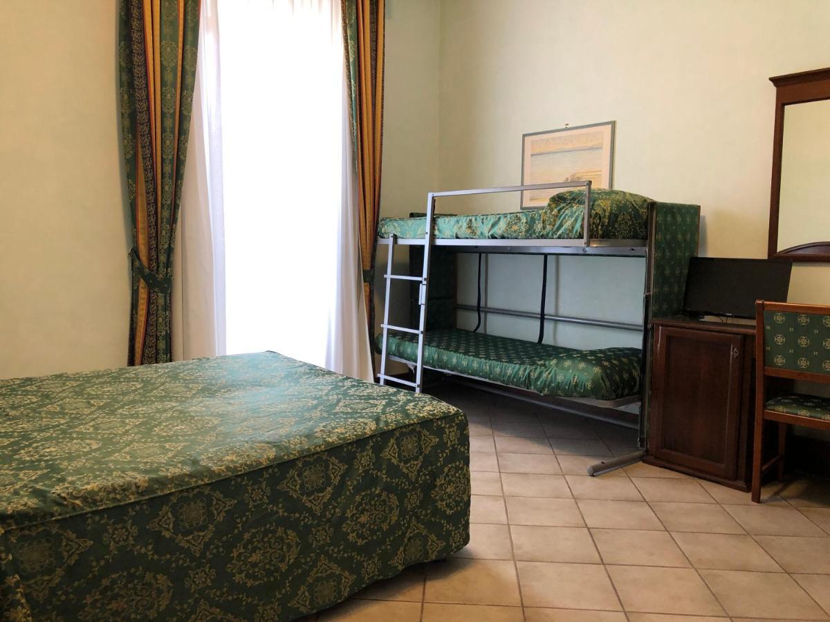 Hotel Zodiaco Bolsena Esterno foto